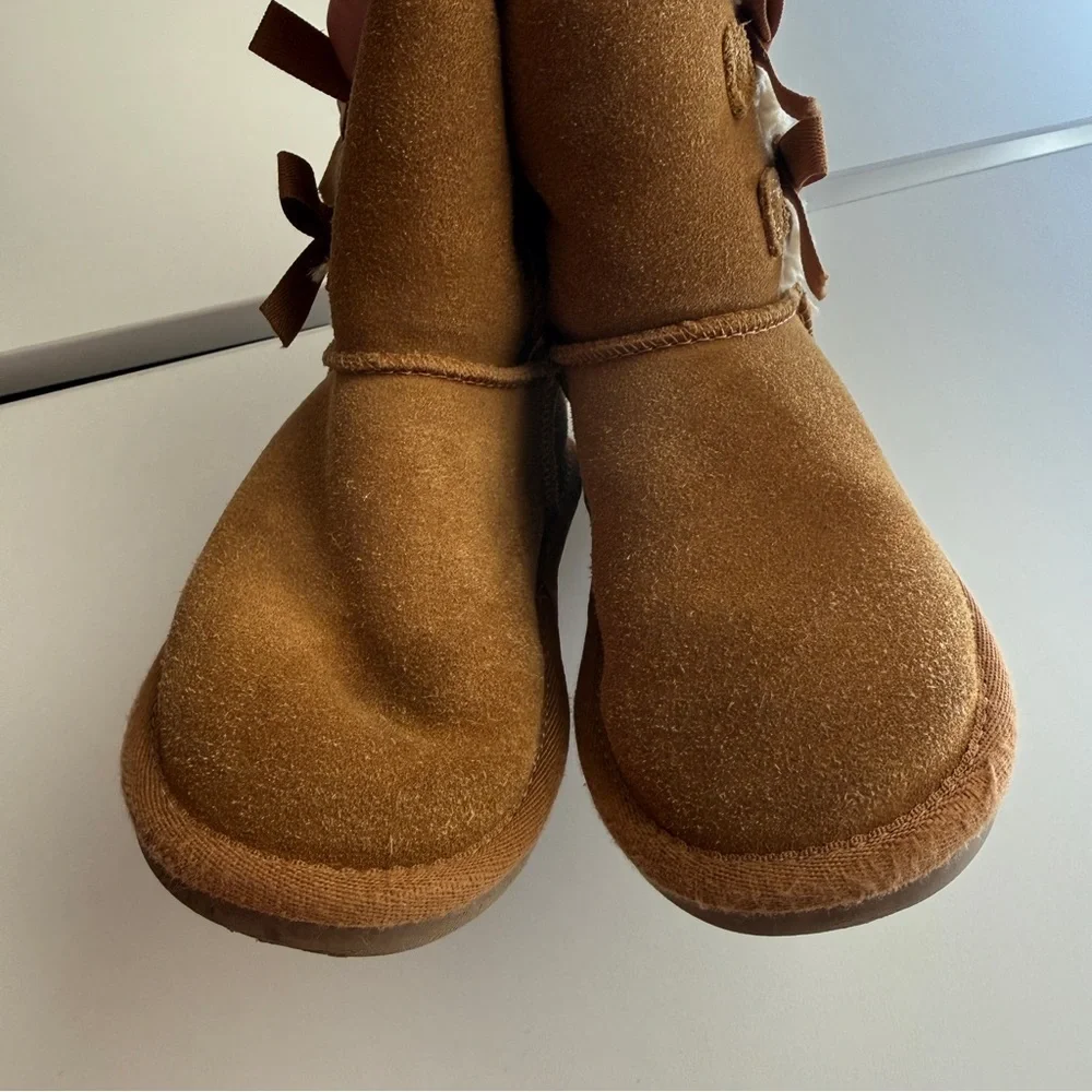 Kookaburra by Ugg Boots kids sz .10